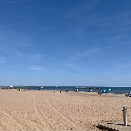 Confortable Avec Vue Et Port Вальрас-Пляж
