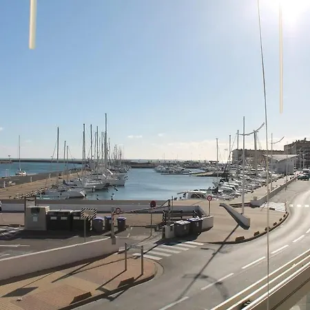 Daire Confortable Avec Vue Et Port