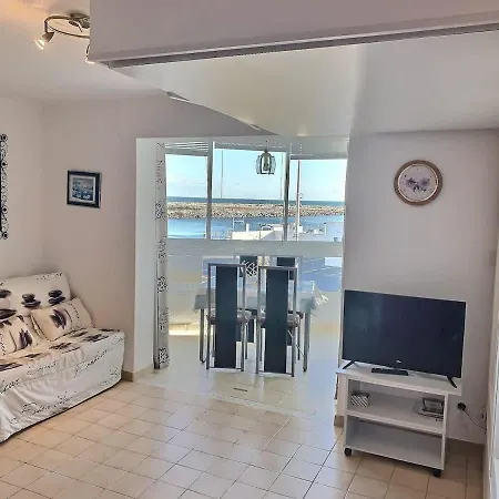 Confortable Avec Vue Et Port Daire *